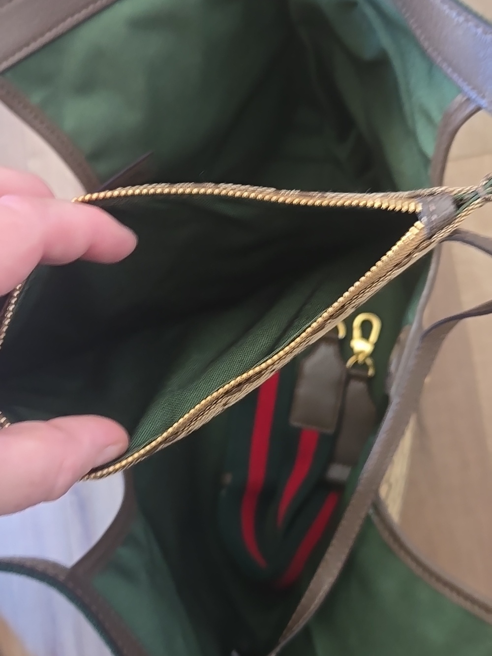 Gucci Giglio Handbag And Pouch - Picture 6 of 15